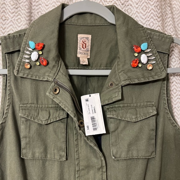 Decree vest - Picture 3 of 5